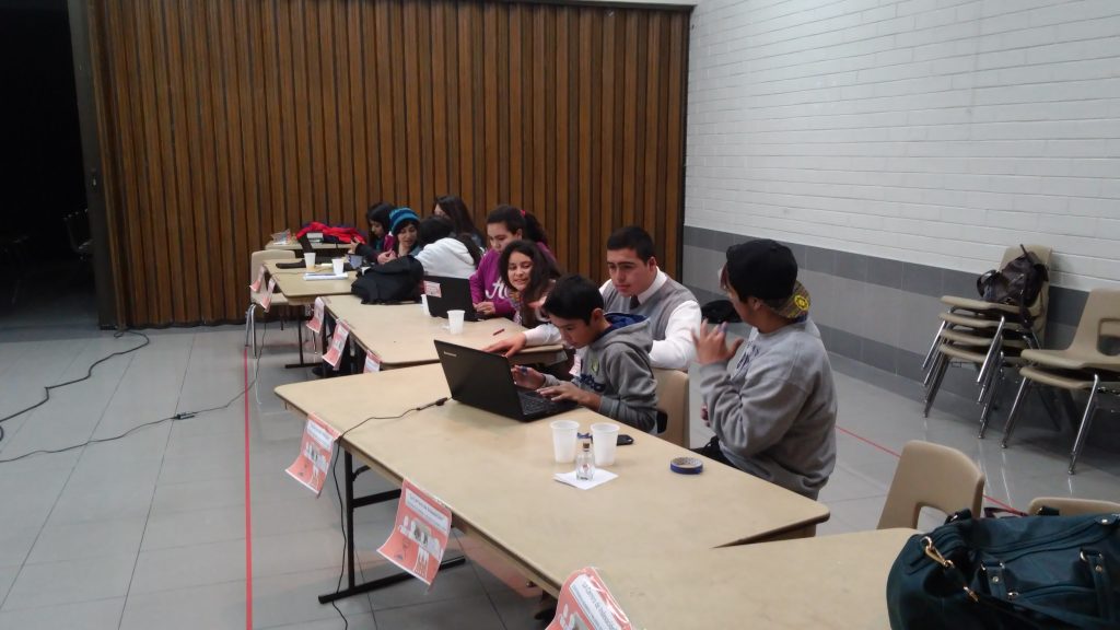Jóvenes de Rancagua participan en jornada de indexación. | El Faro Mormón, Marjorie Fredes Muñoz.