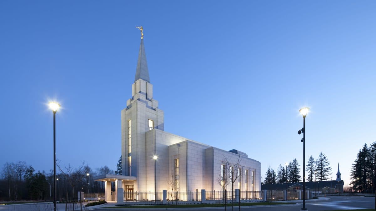 Cierra 7° templo en el  mundo por coronavirus: Vancouver, Canadá