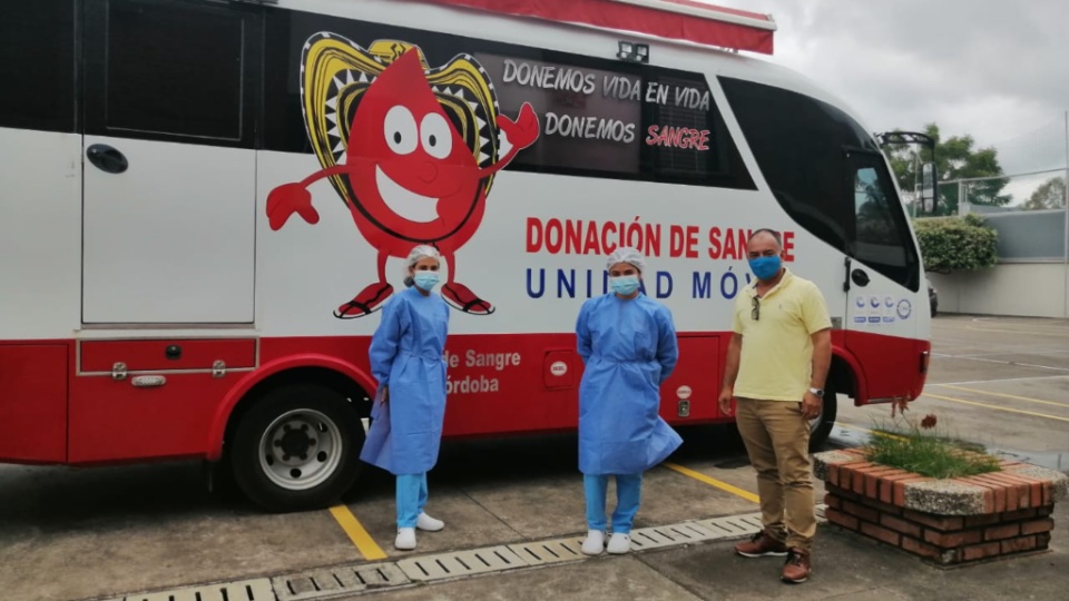 «Toda las gotas cuentan»: Miembros colombianos donan sangre