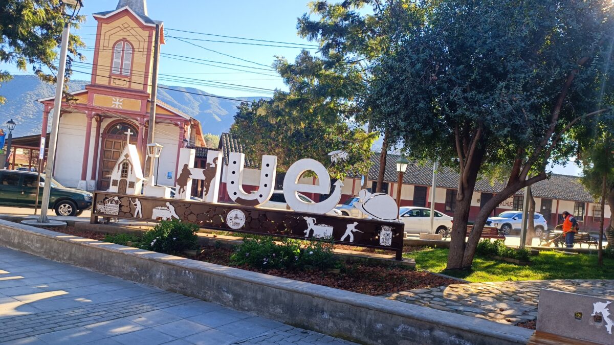 Iglesia de Jesucristo organiza pequeña congregación en zona rural de Santiago
